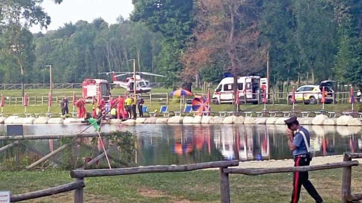 Non sa nuotare, le danno il bracciale sbagliato. A 7 anni annega nel biolago di Caraglio: 6 indagati