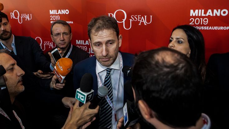 Tra i grillini in fila al villaggio Rousseau: “Soddisfatti a metà, abbiamo altri 6 mesi”