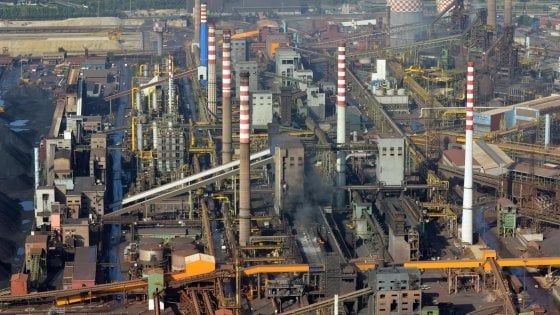 Domande e risposte sul caso Ilva: quanto perde, quali sono i suoi guai e cosa rappresenta per l'Italia