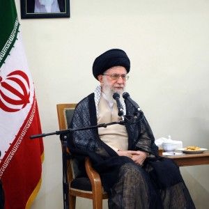 Iran, Ali Khamenei in ospedale: operato alla prostata