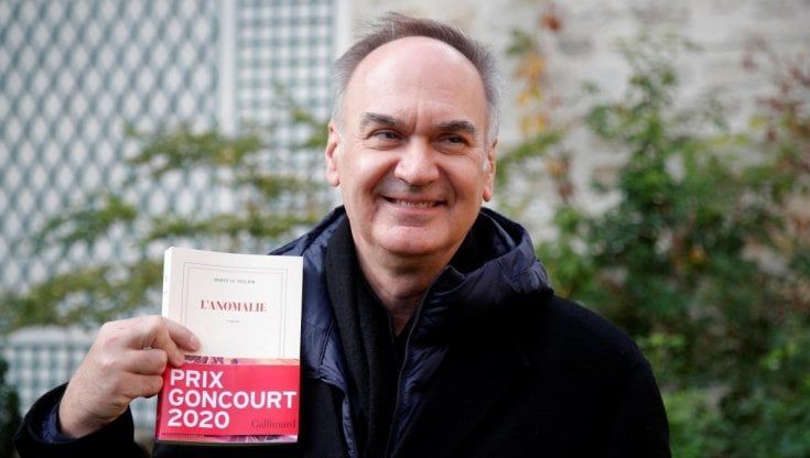 Francia, Hervé Le Tellier vince il premio Goncourt con "L'anomalia"