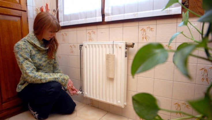 Da oggi termosifoni accesi, ma in molti condomini sono state “tagliate” le ore per risparmiare
