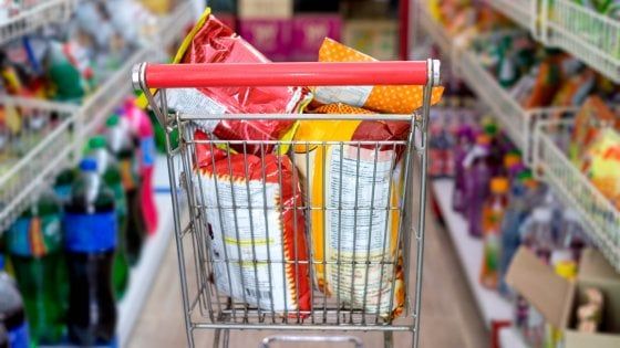 Lavoro e studio da casa, gli italiani si consolano con il cibo