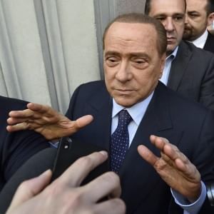 Berlusconi: 'Presto nuovo movimento non guidato da me. Leader non passano da primarie'