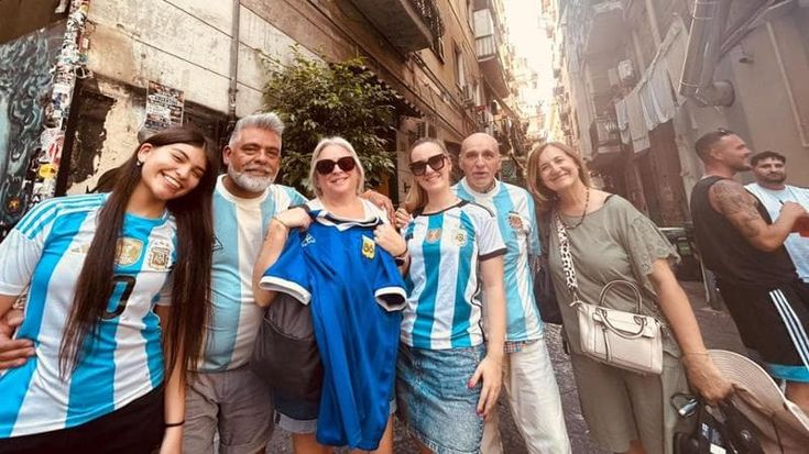 Febbre da finalissima ai Mondiali, Napoli tifa Argentina: “Legati da Diego”