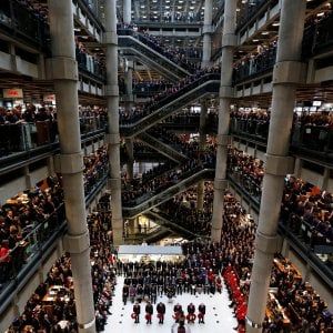 Uragani, terremoti e incendi: le assicurazioni Lloyd's in rosso per 2 miliardi 