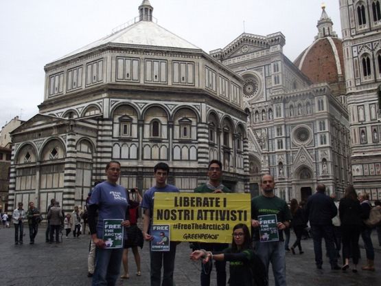 Greenpeace: "liberate i 30 attivisti detenuti in Russia"