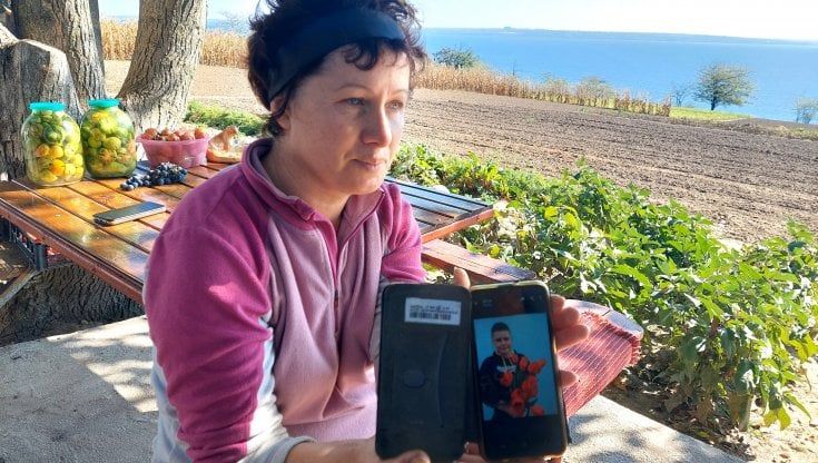 Misha, il 14 enne ucciso mentre era in fila per il pane. La mamma: "Dopo sono venuti a chiederci di votare l'annessione"