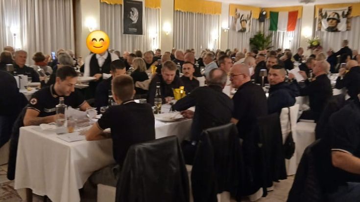 Black shirts and photos of the Duce at the dinner for the March on Rome with FdI, Lega and Vannacciani militants
