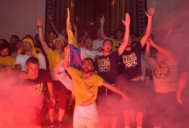Parma promosso in B: notte di festa in città