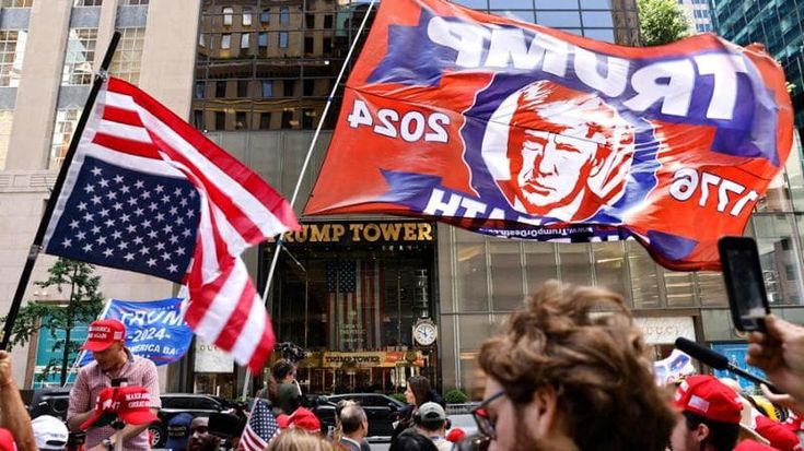 Condanna di Trump, milizie in rivolta: “Guerra civile”. Sui social torna l’incubo 6 gennaio