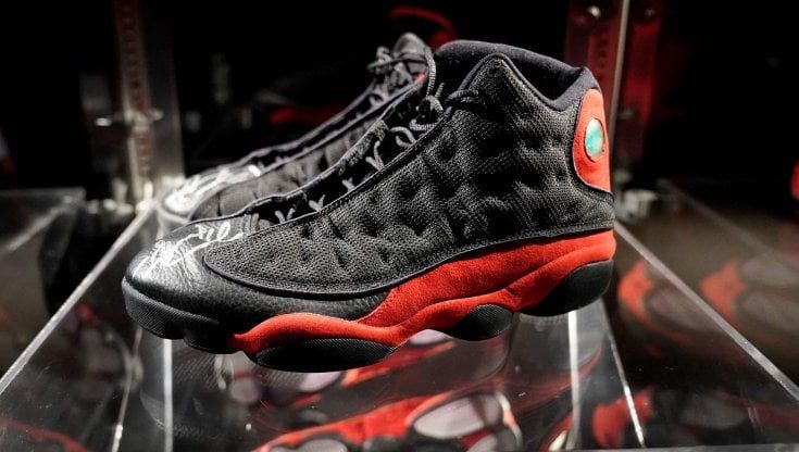 Michael Jordan, le scarpe delle Finals 1998 vendute all'asta per 2,2 milioni di dollari