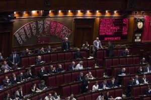 Lega, protesta alla Dozzacontro lo svuotacarceri