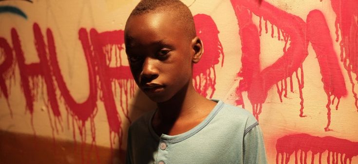 'Go Home', zombie in un centro d'accoglienza: "La rabbia è contagiosa"