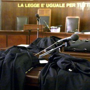 Nozze tra 85enne e il promesso sposo 47enne bloccate dal ricorso di una parente
