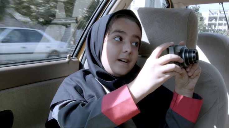 Sul taxi con Panahi in una Teheran da scoprire che ha vinto l'Orso d'oro