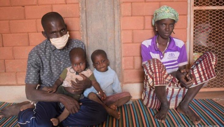 Burkina Faso: una serie di attacchi costringe migliaia di persone alla fuga