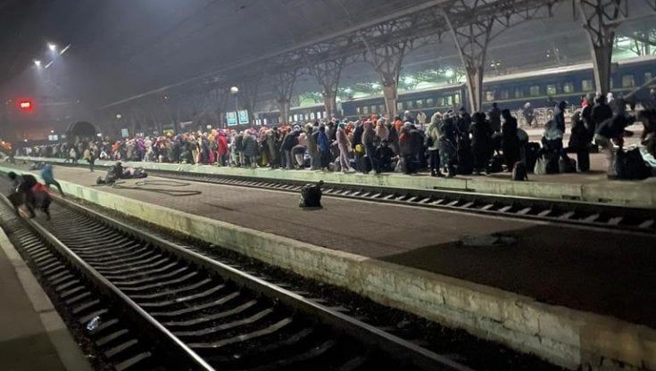 "Via dalle bombe di Kiev, ora lavoro in hotel", la nuova vita di Oleksandra