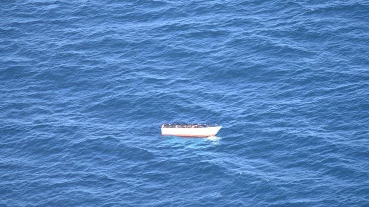 Sea Watch: “Cento persone alla deriva nel Mediterraneo, nessuno interviene”. E in Tunisia 20 morti