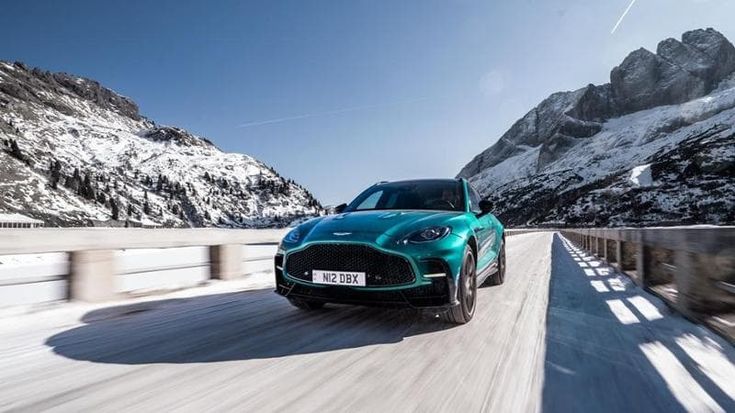 Aston Martin DBX S, da Bressanone al Passo Sella con il Suv endotermico più potente del mondo