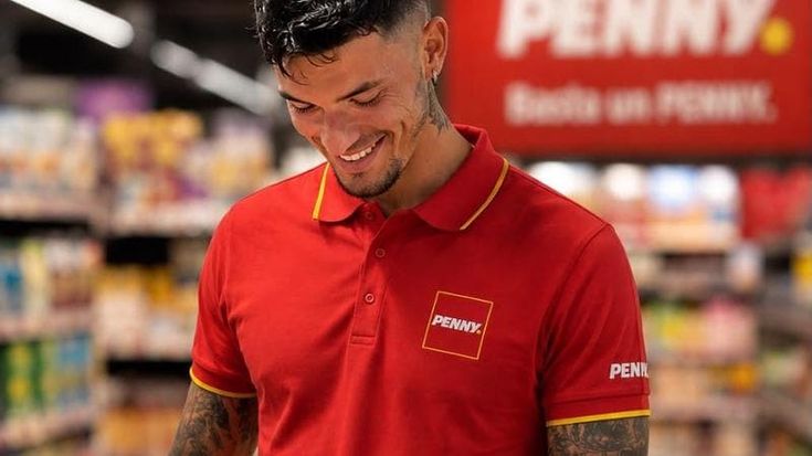 “In tanti non sono partiti e sono contenti che siamo aperti. Ormai è una cosa normale”