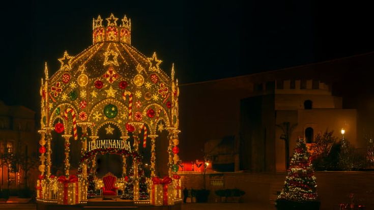 Monopoli si accende con “Illuminandia”. In centro e nel borgo immersi nelle luci della tradizione