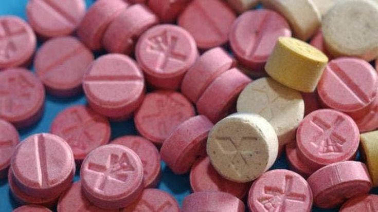 “A 15 anni usano già le droghe sintetiche”. L’allarme degli esperti