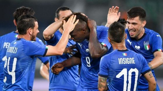 Italia-Arabia Saudita 2-1: Balotelli fa partire gli azzurri di Mancini