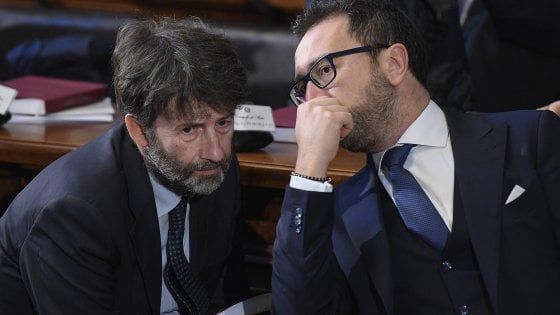 Scontro sulla prescrizione, accordo M5S-Pd-Leu: i renziani dicono no. Bonafede: "Se ne assumono la responsabilità"