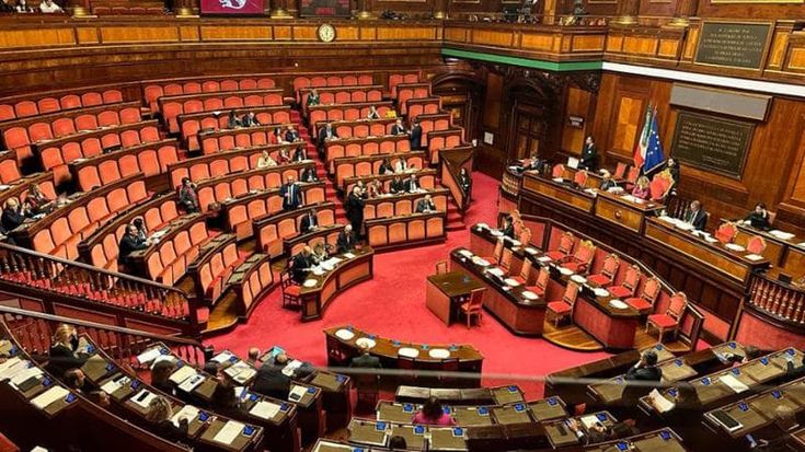 Manovra, il governo incassa la fiducia del Senato. Opposizioni all’attacco. Ecco le ultime novità