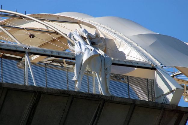 Bari, lo stadio San Nicola perde un altro petalo dopo l'ultimo nubifragio