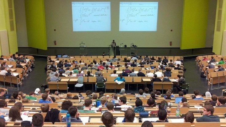 Università quanto mi costi: le tasse per gli studenti aumentate di un terzo in dieci anni