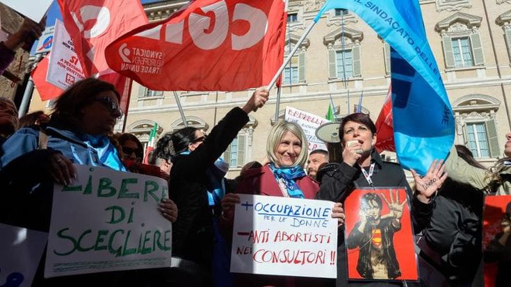 Pro-vita nei consultori, dopo l’ok del Parlamento Emilia Romagna, Toscana, Campania e Puglia insorgono: “Non li faremo entrare”