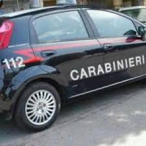 Biella: giovane resta incastrato nella sua auto per tutta la notte