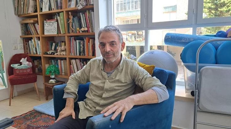 Etgar Keret: “Hamas massacra gli ebrei e tradisce i palestinesi”