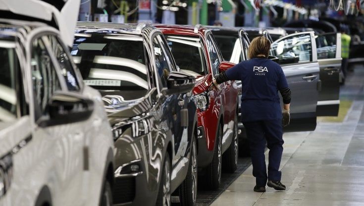Psa migliora nel quarto trimestre. Ma il 2020 si chiude in calo del 27,8%