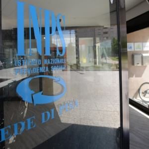 Rimborsi per le pensioni, corte dà ragione a un pensionato: "Inps paghi". Governo frena