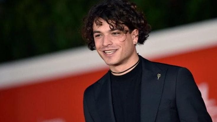 Leo Gassmann apre la Pride Croisette a Caracalla