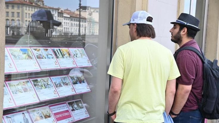 “Per i migranti impossibile affittare casa”