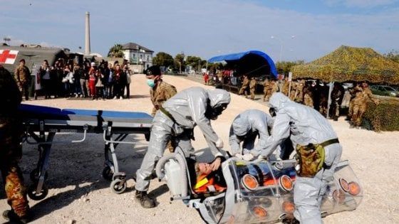 "Tsunami a Bari", riuscita la simulazione dell'Esercito: "Ospedale da campo allestito in 18 ore"