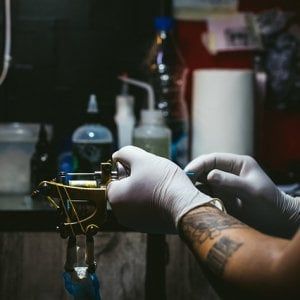 Tatuaggi, quel dolore lungo tre anni