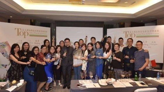 Cina, il corso per 80 blogger: "Raccontate il vino italiano"