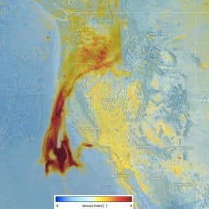 Fumo sull'Oceano: ecco cosa hanno prodotto gli incendi della California