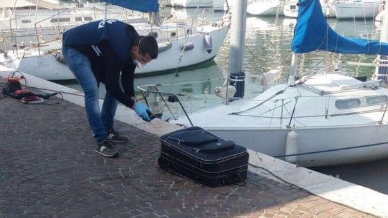 Cadavere nel trolley, la madre sta tornando in Italia dal pm