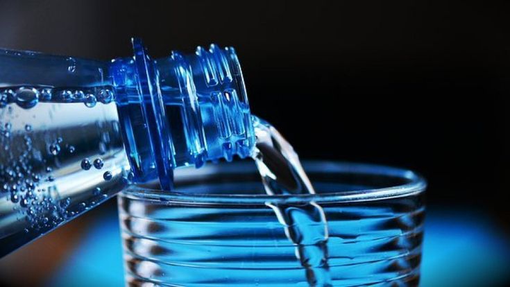 Contro il coronavirus serve anche la plastica. I produttori: "Via la tassa"