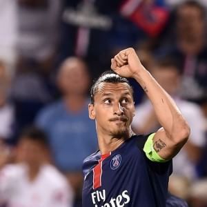Ibra strizza l'occhio al Milan: "Al mio futuro ci pensa Raiola"