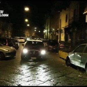 Bologna, irrompe dalla finestra in casa della ex: denunciato per stalking