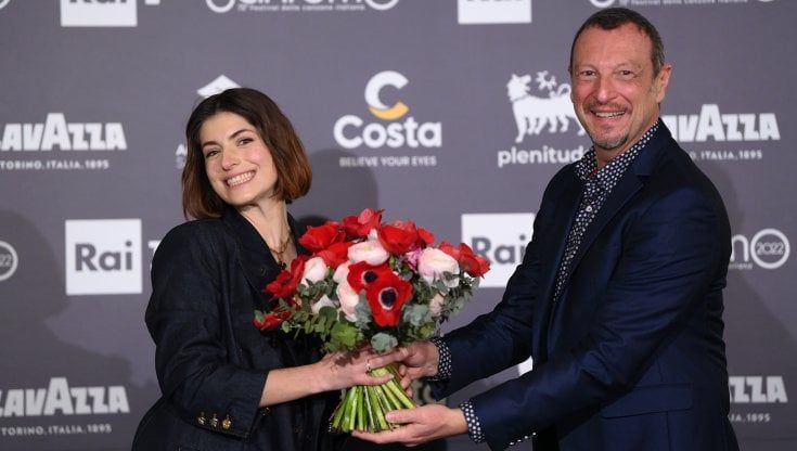Scaletta quarta serata Sanremo 2022: cover, duetti e i codici per votare