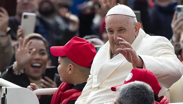 Papa Francesco: "Oggi ci sono più martiri che nei primi secoli. Mai uccidere in nome di Dio"