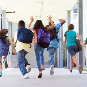 Scuole aperte a Napoli, entro il 20 giugno la consegna dei progetti